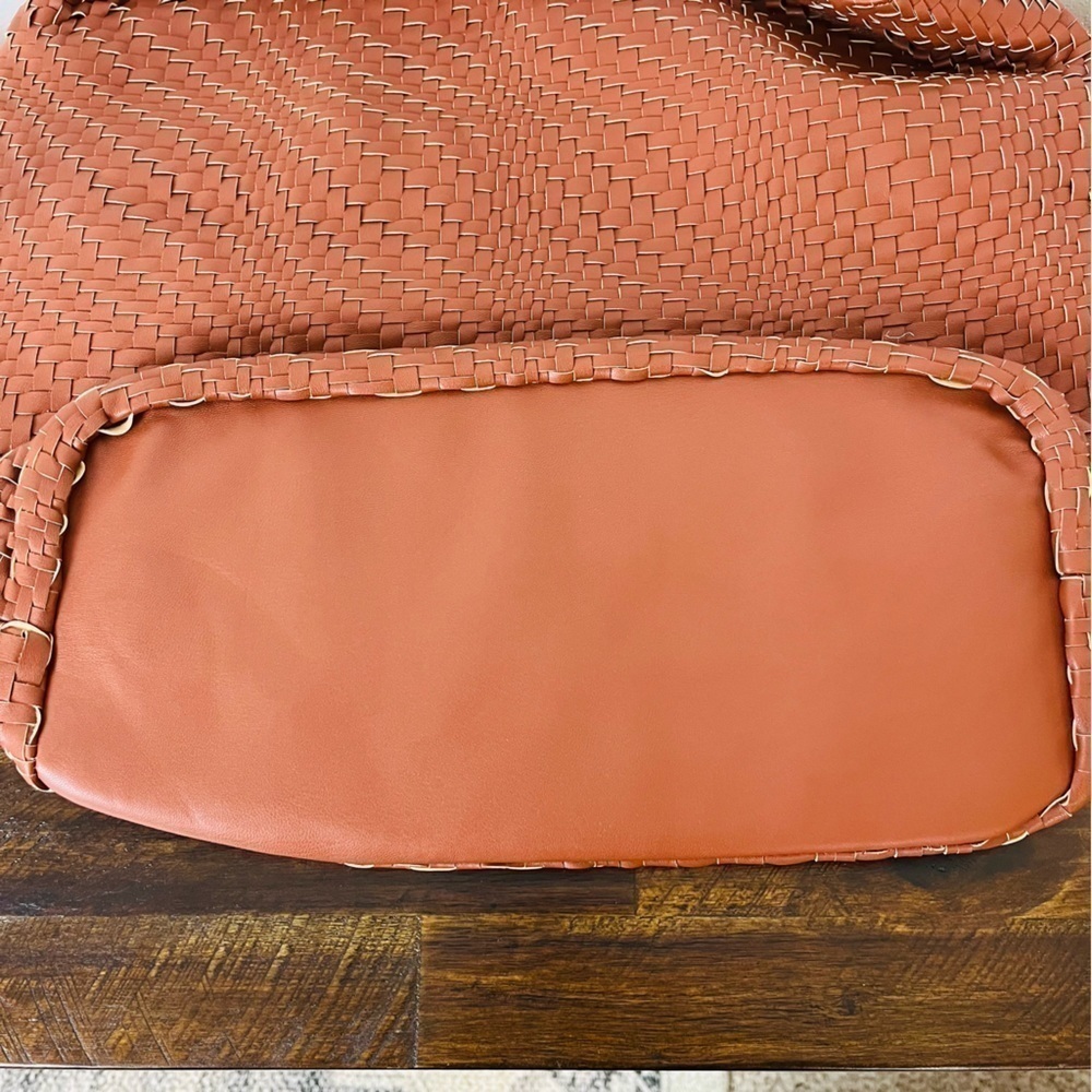 Due Lux Bond Hobo Shoulder Bag. Honey Brown Vegan Leather. Large #389 - Picture 5 of 5